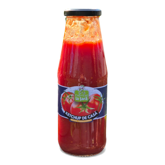 Sticlă de 750 ml de Ketchup de Casă Fabricat la Țară, din roșii, pe fundal alb